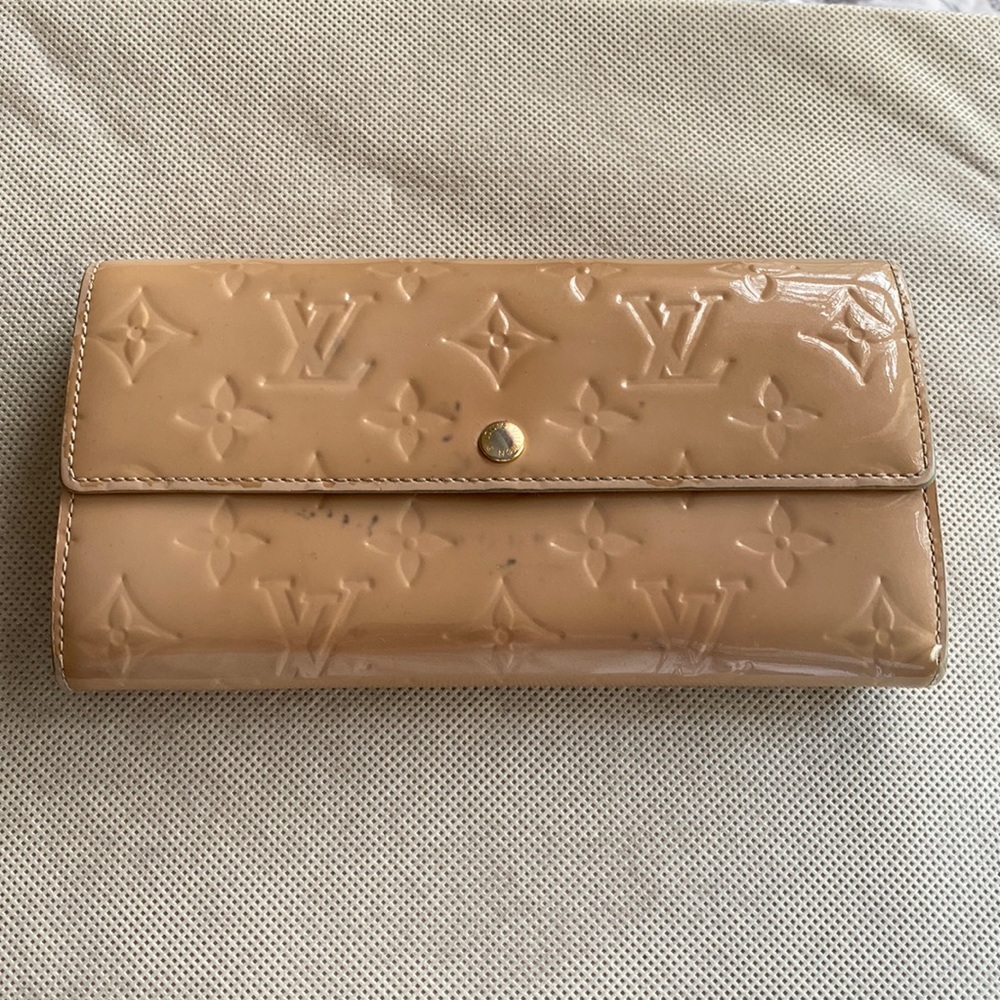 Authentic Louis Vuitton Monogram Vernis Porte Feuille Sarah Long Bifold Wallet